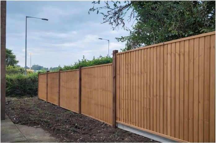 Close board fencing installation